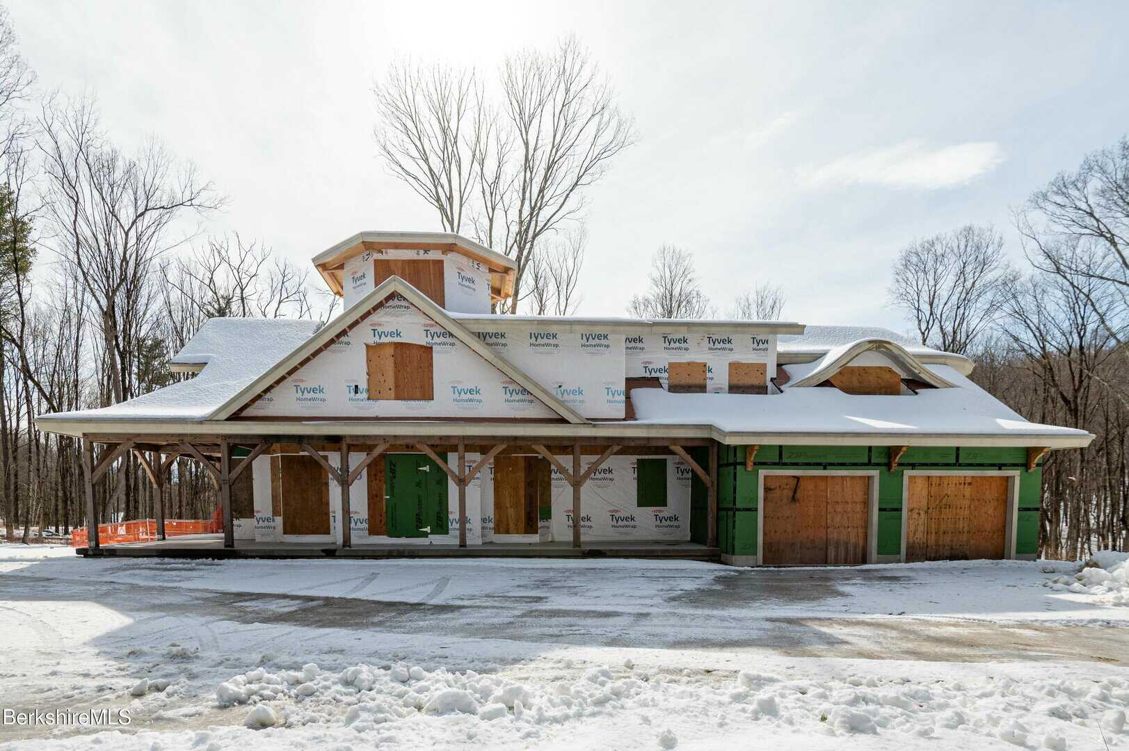 Properties $800k - $1M