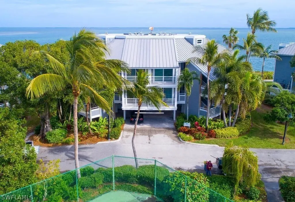 Lands End Village Condo