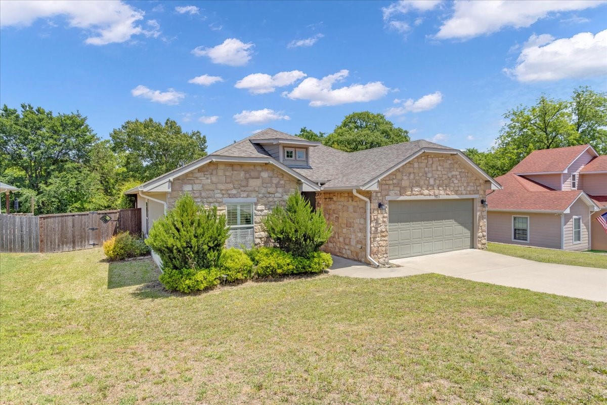 Listings for Deena Lowry