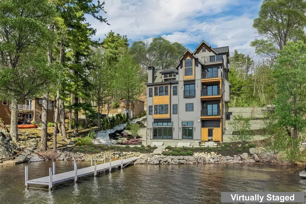 Lakefront Luxury Homes