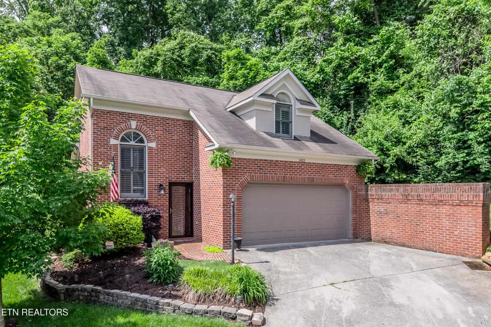 Listings for Brook Payne