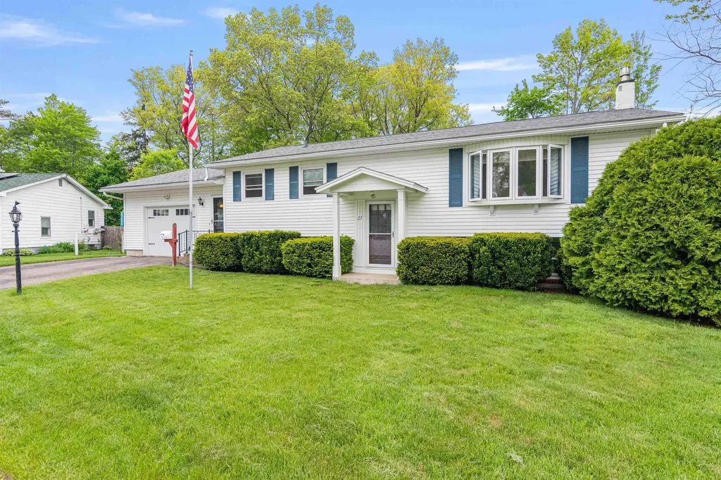 Listings for Melanie McAdoo