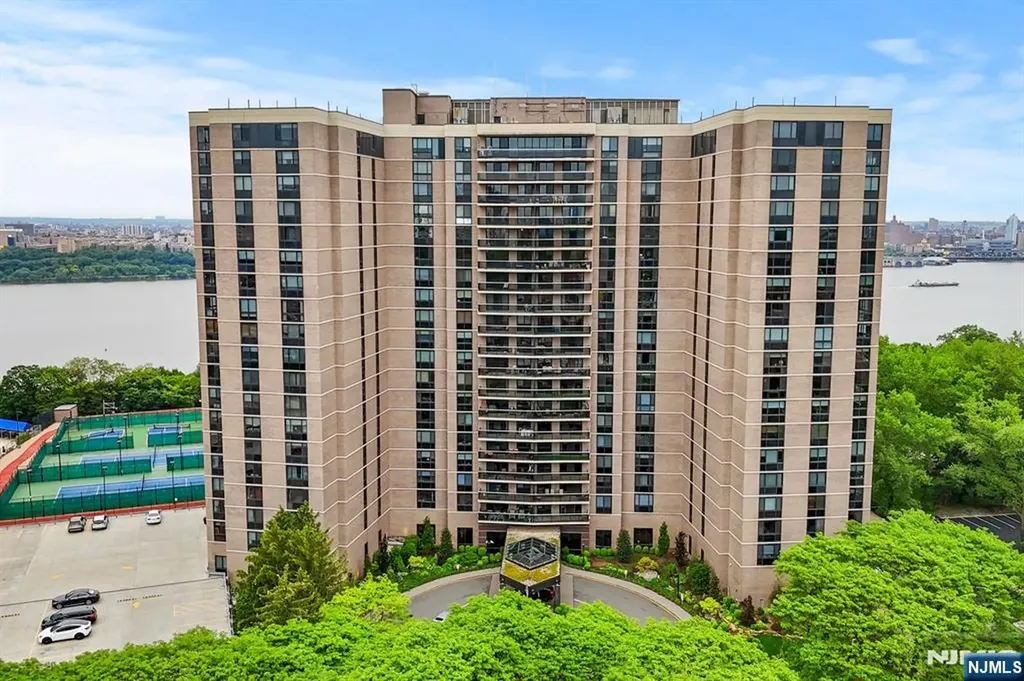 Fort Lee Condos Near NYC