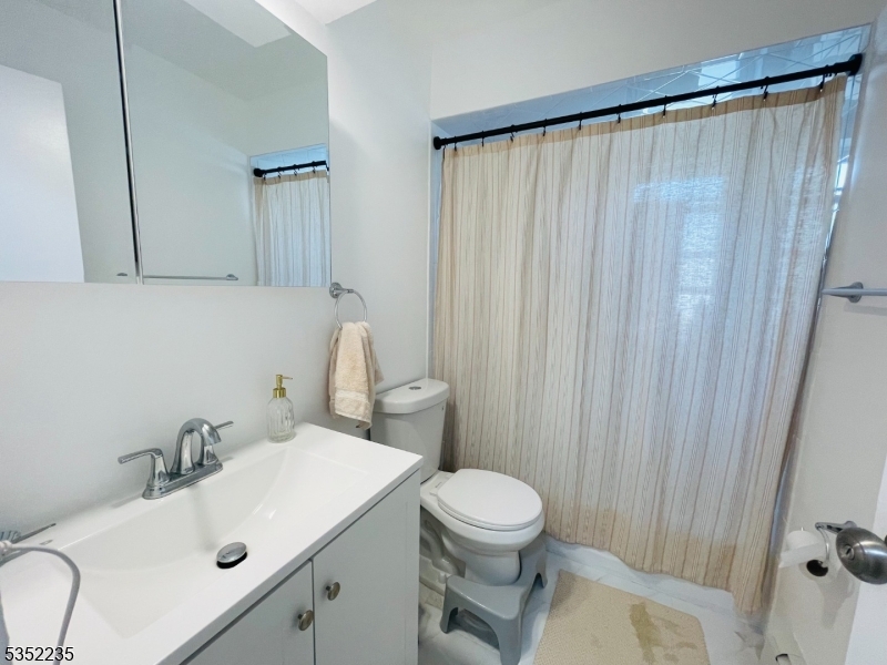 Ridgewood Village, NJ