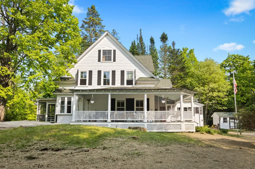Listings for Calef Maccini