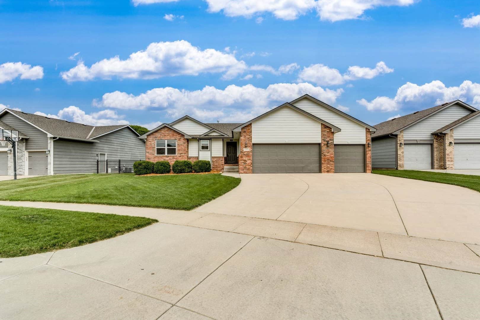 Listings for Tim Horn