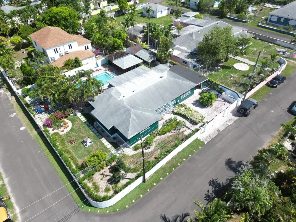 Listings for Cheslie Christie