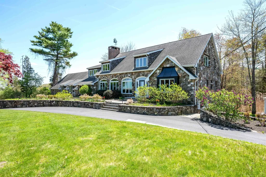 Hampton Falls NH  Real Estate