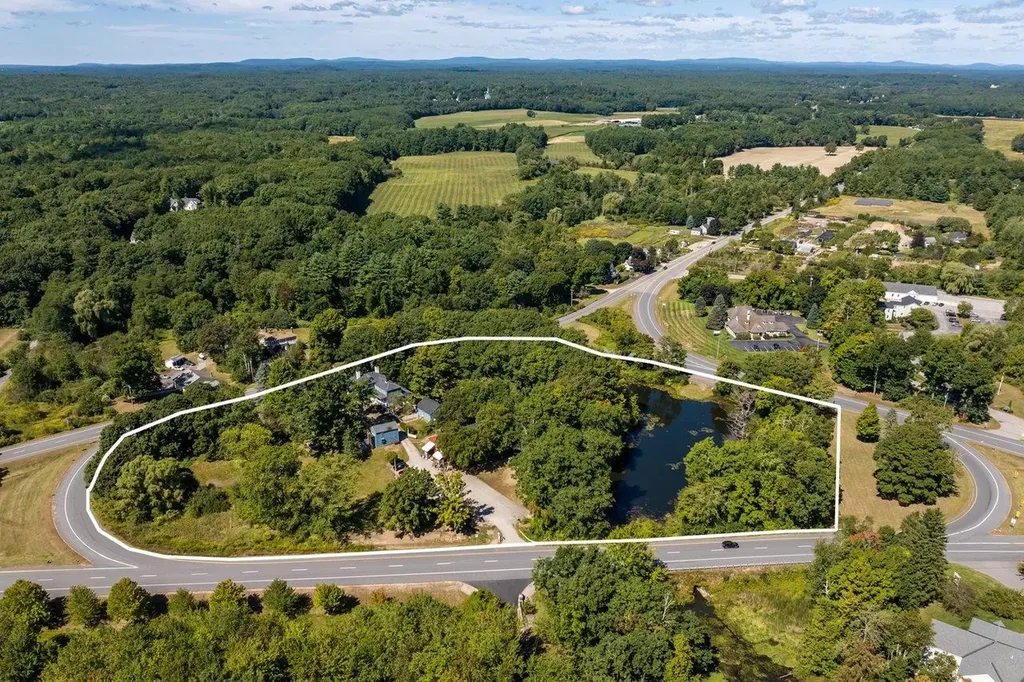 Stratham NH  Real Estate