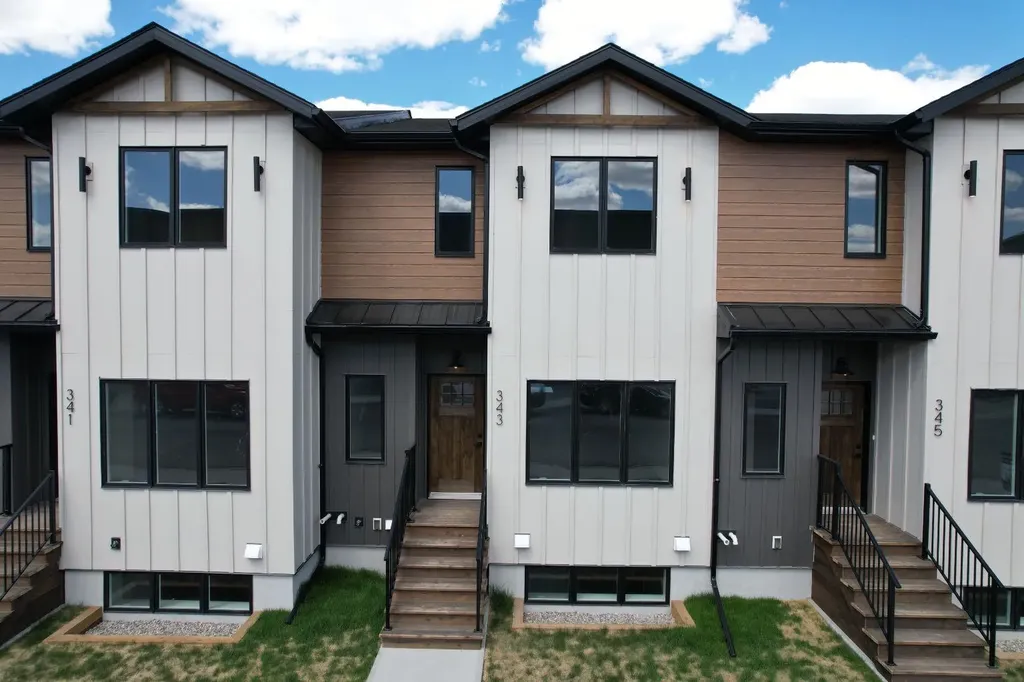 Listings for Taran Van Hierden