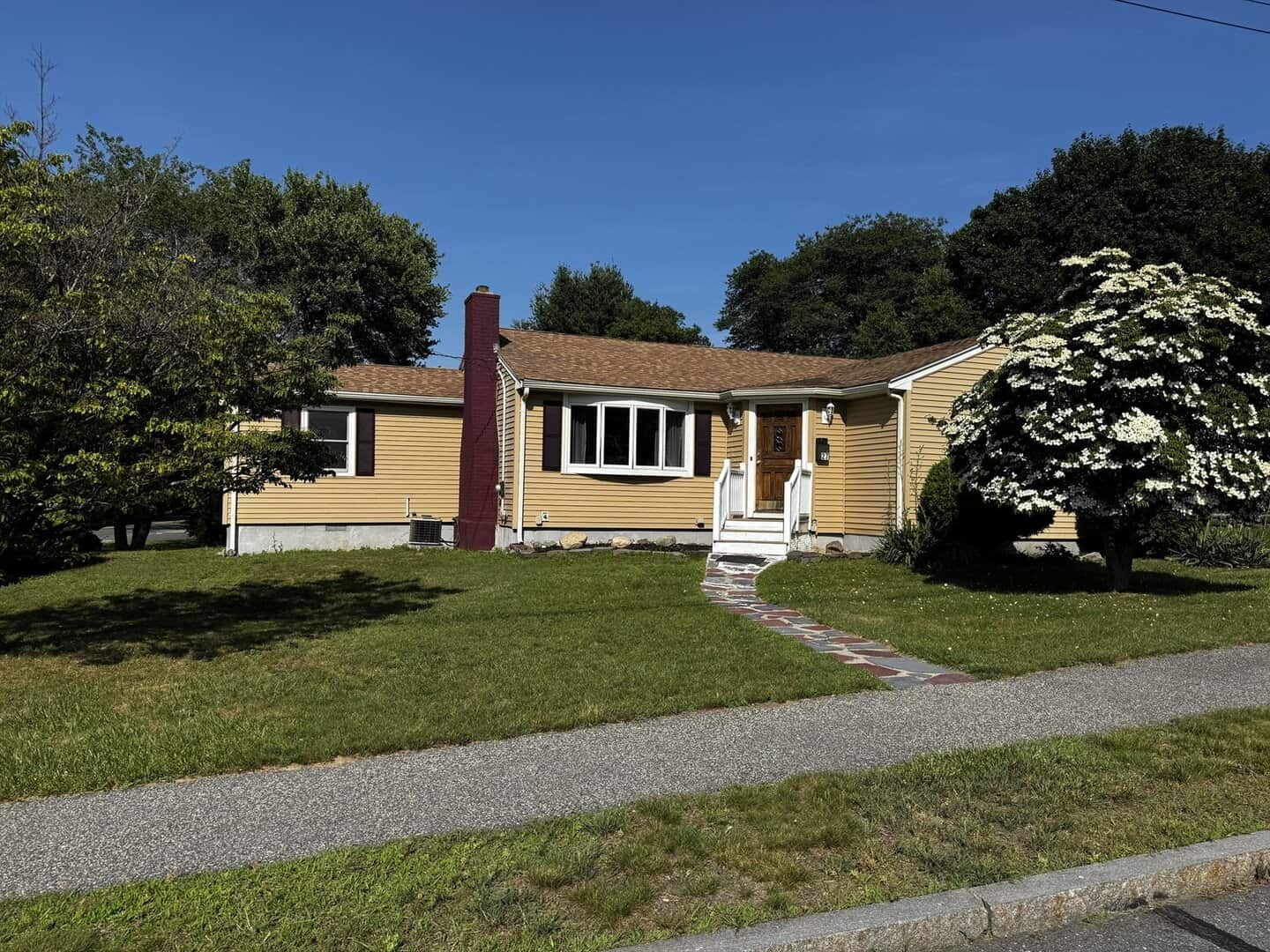 Listings for Andrea Mackey