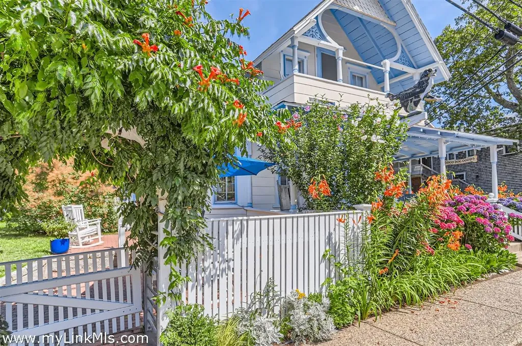 Properties with Price Adjustment in Oak Bluffs