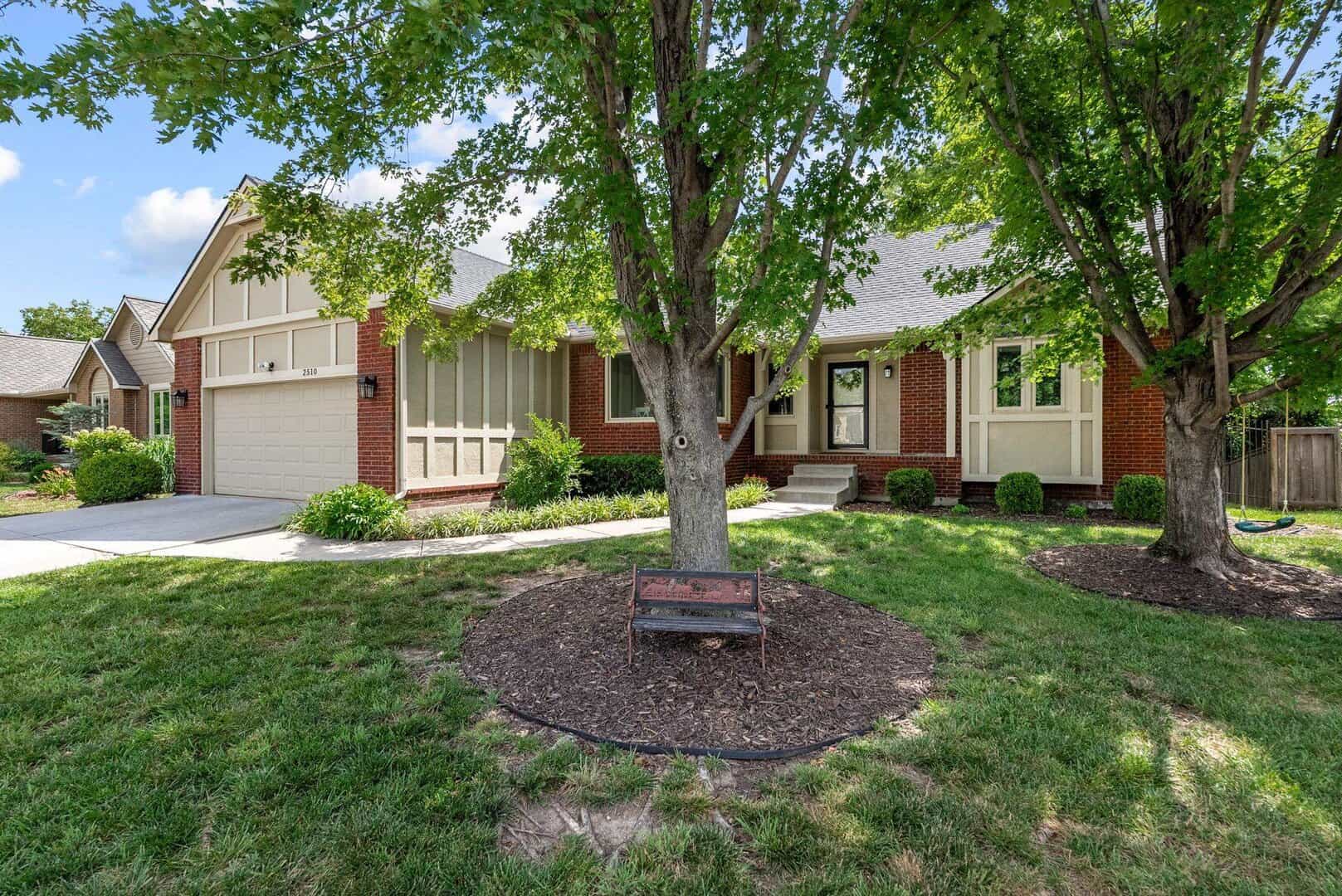 Listings for Courtney Browning