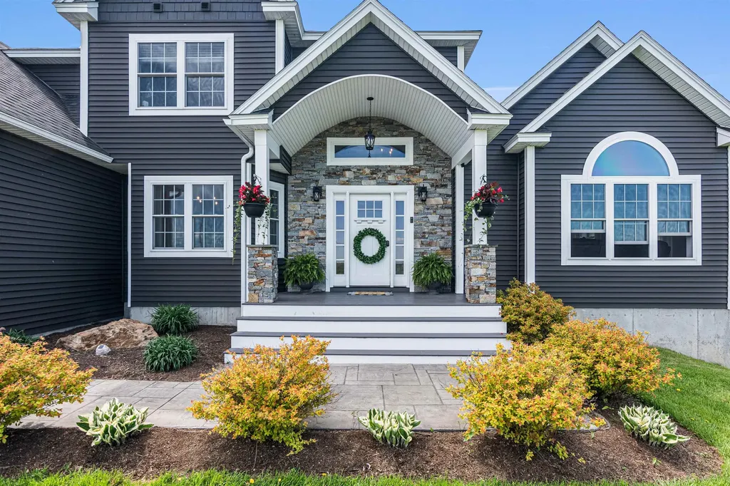 Sheldon VT Waterfront Homes