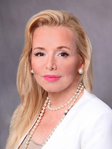 Cynthia Hall