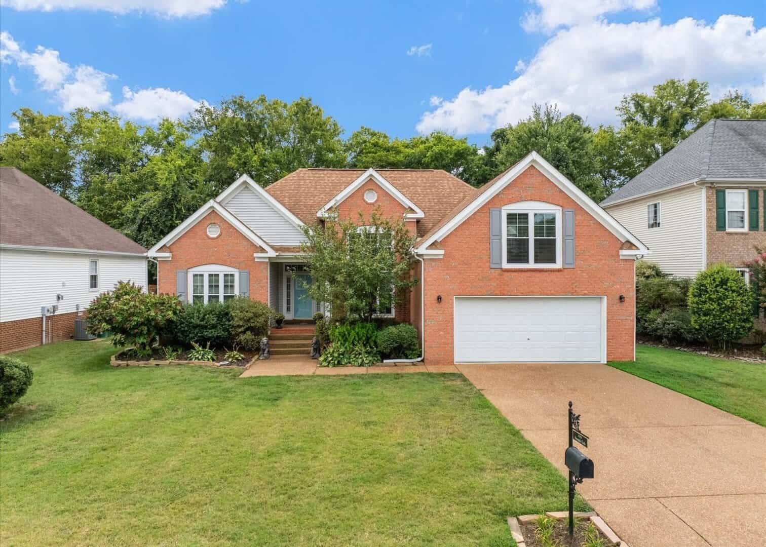 Newport Crossing Homes for Sale in Spring Hill TN