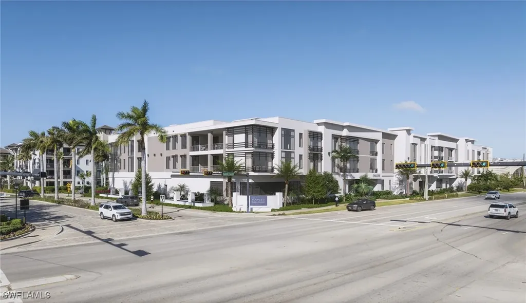 Naples Square