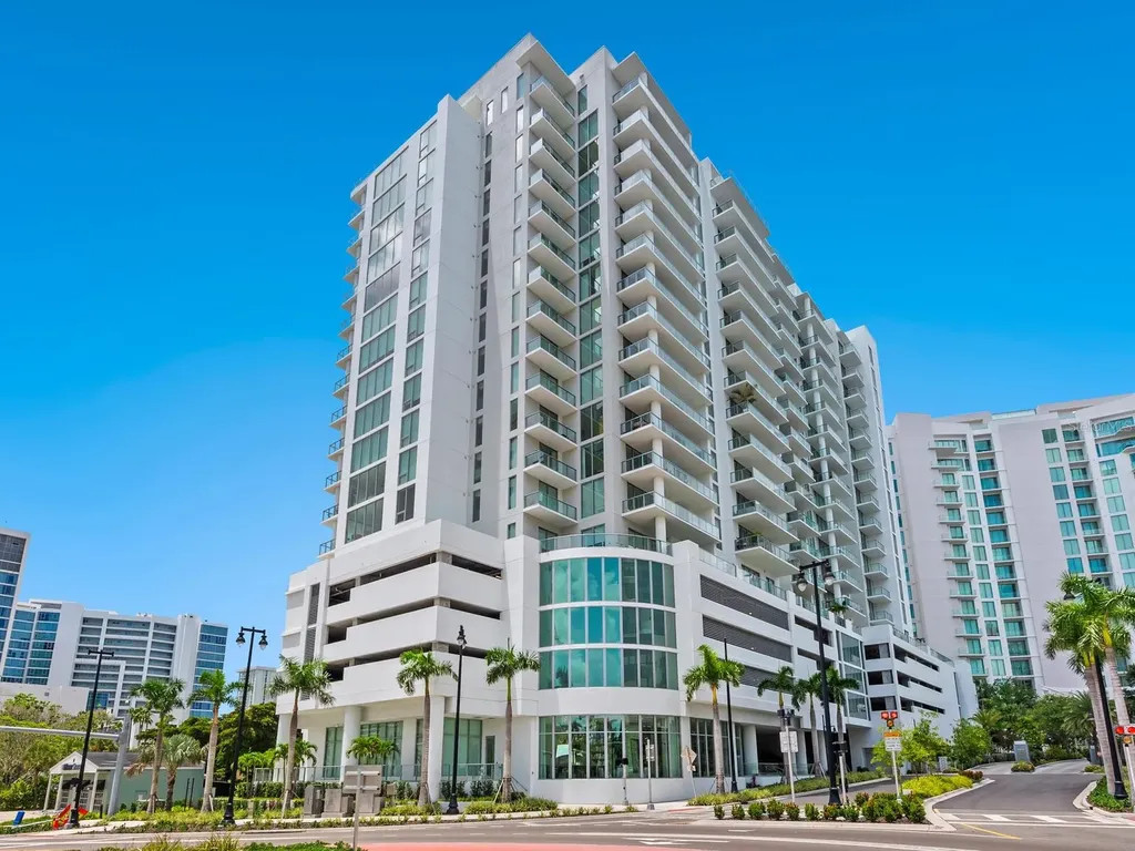 Listings for Elizabeth Van Riper