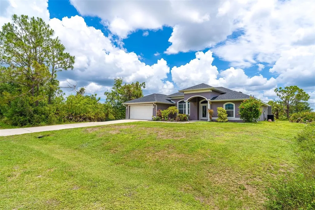 Listings for Erin Halstead