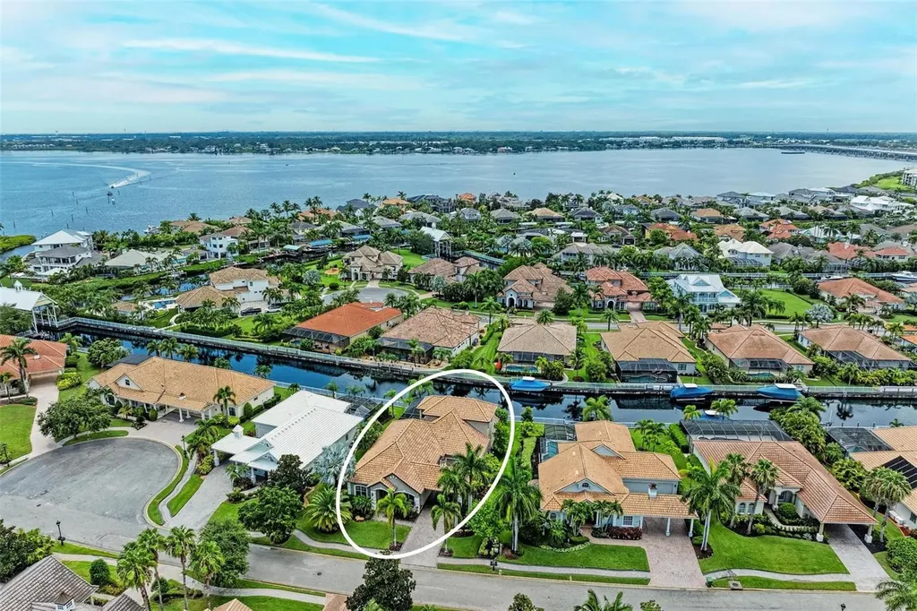 Listings for Jamie Van Vliet