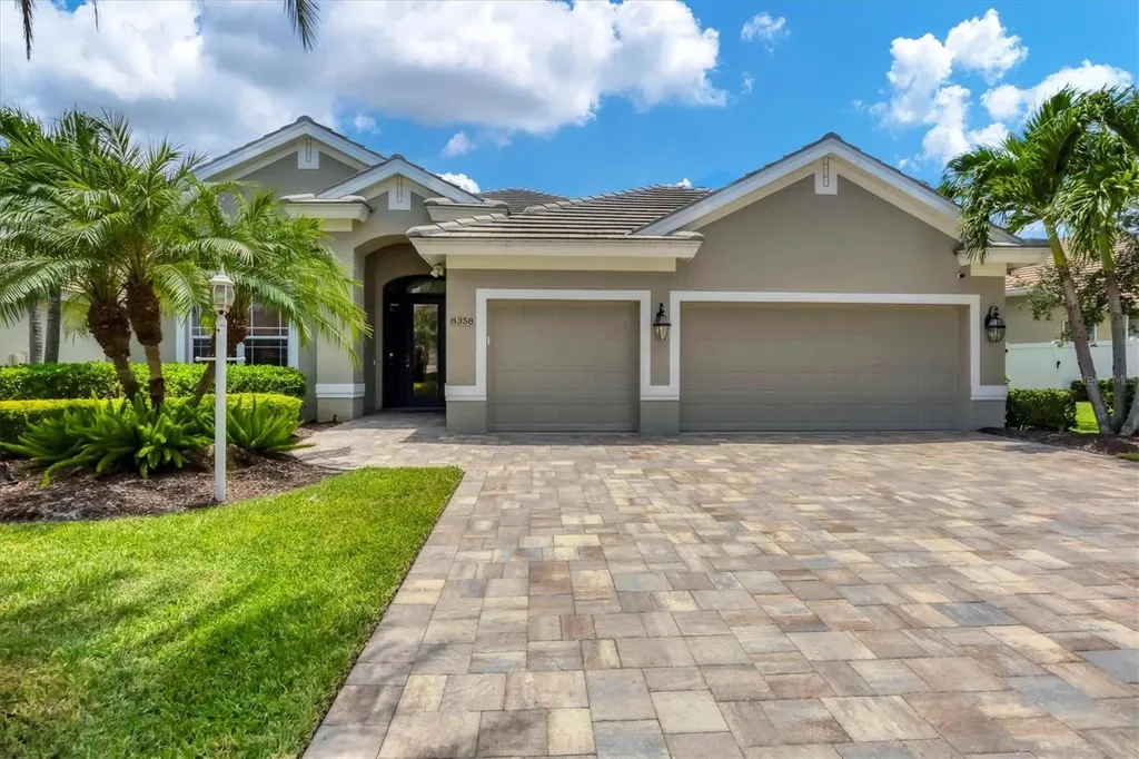 Listings for Kristen Redding