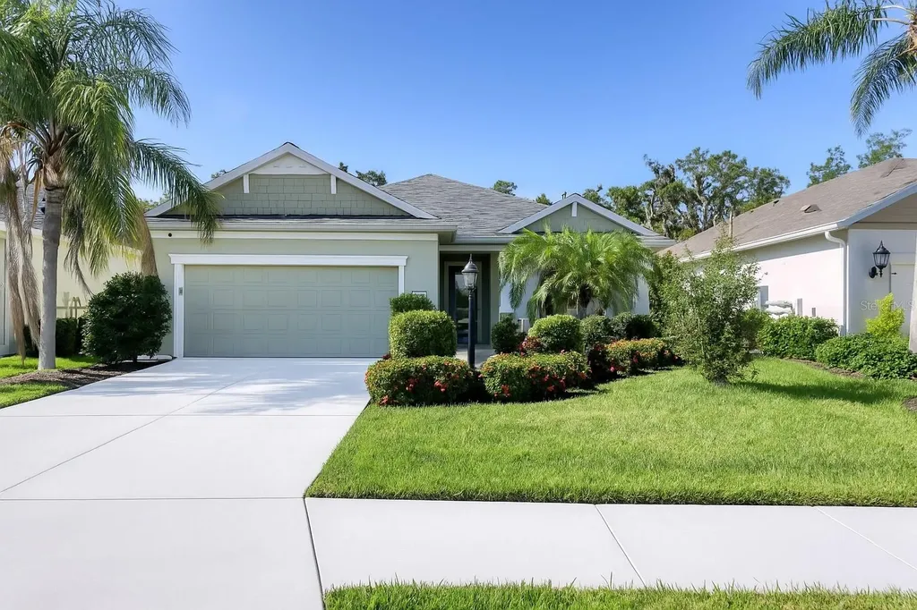 Listings for Laurie Minear