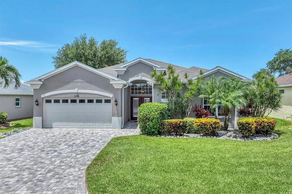 Listings for Leah Secondo