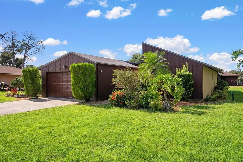 Listings for Louise Hollander