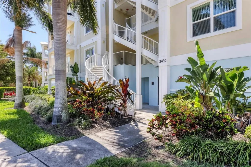 Listings for Lynne Callahan