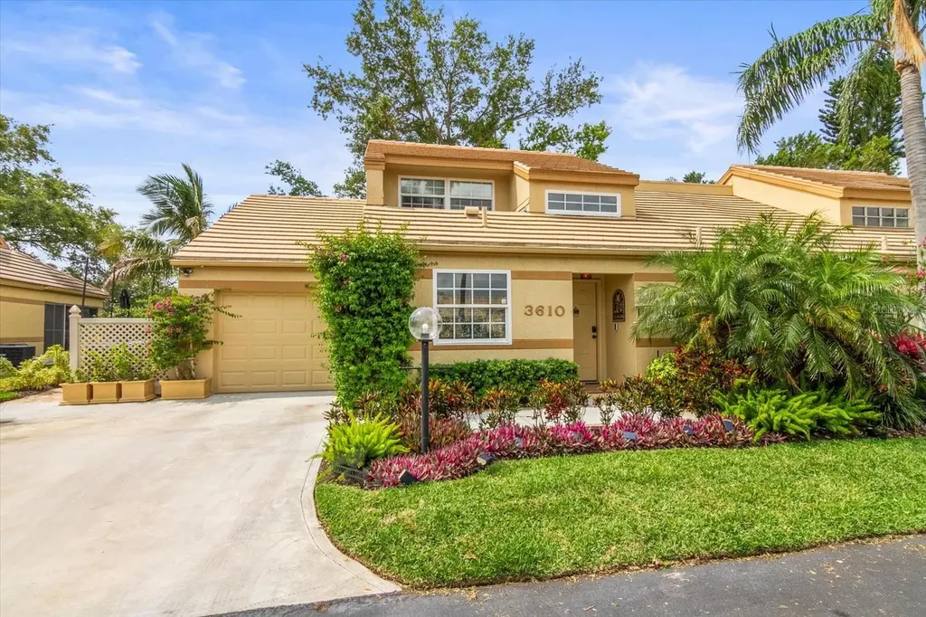 Listings for Nancy MacKenzie