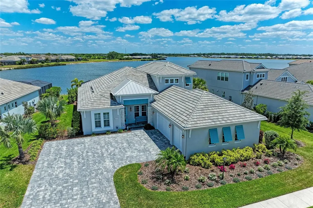 Waterside - Lakehouse Cove