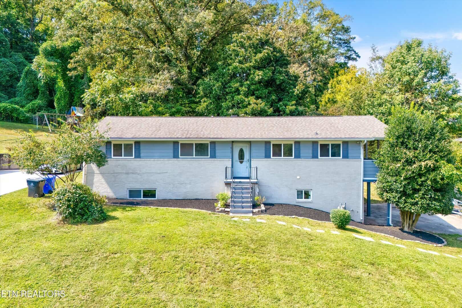 Listings for Christina Black