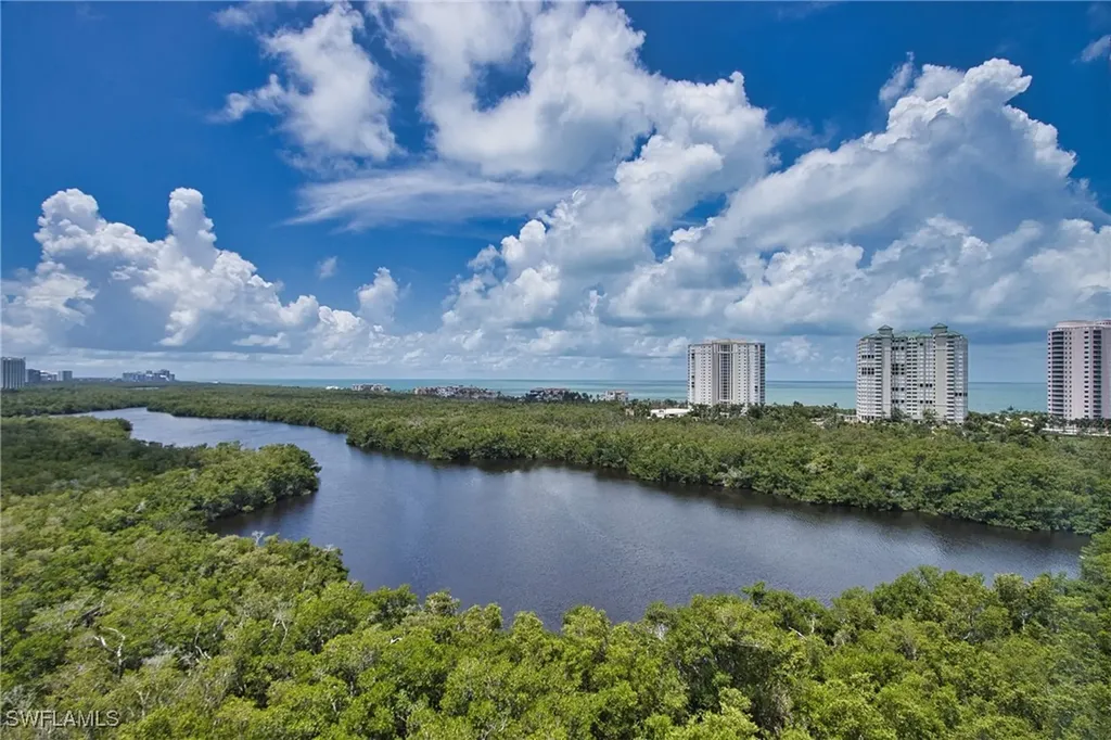 Bay Colony