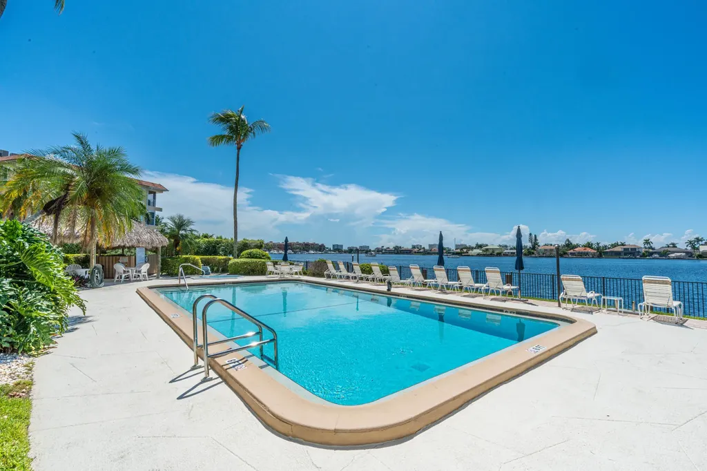 Bayside Club Condo