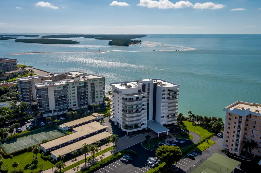 Caxambas Tower A Condo