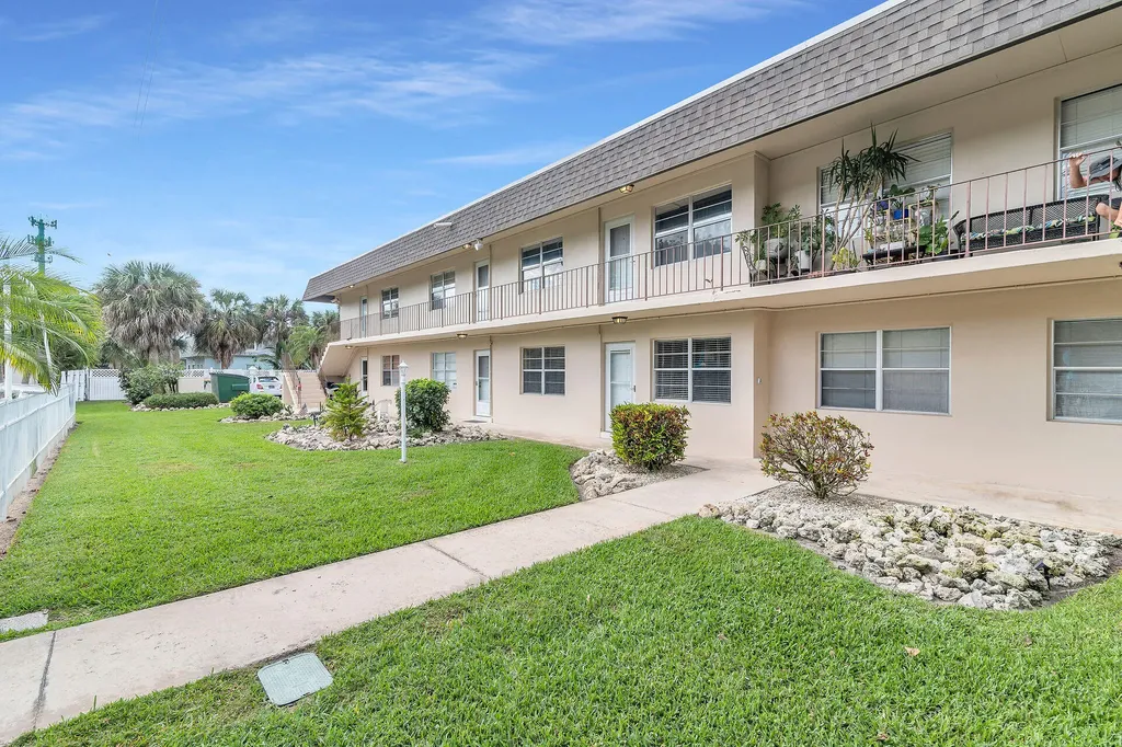 Coquina Gardens A Condo