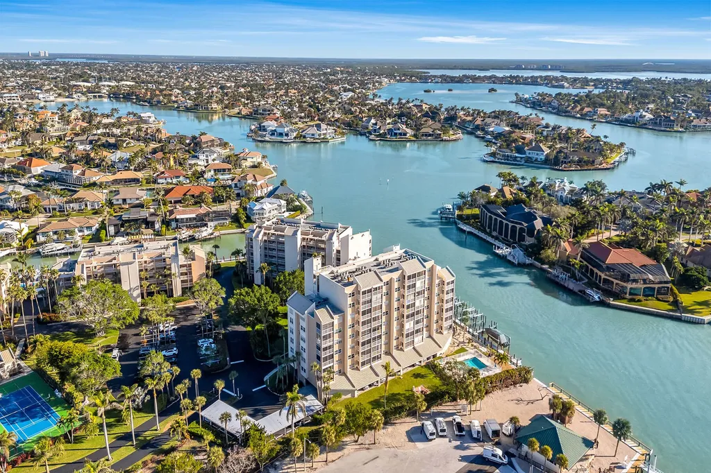 Eagle Cay Condo
