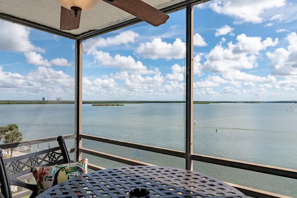 Riverside Club Condo
