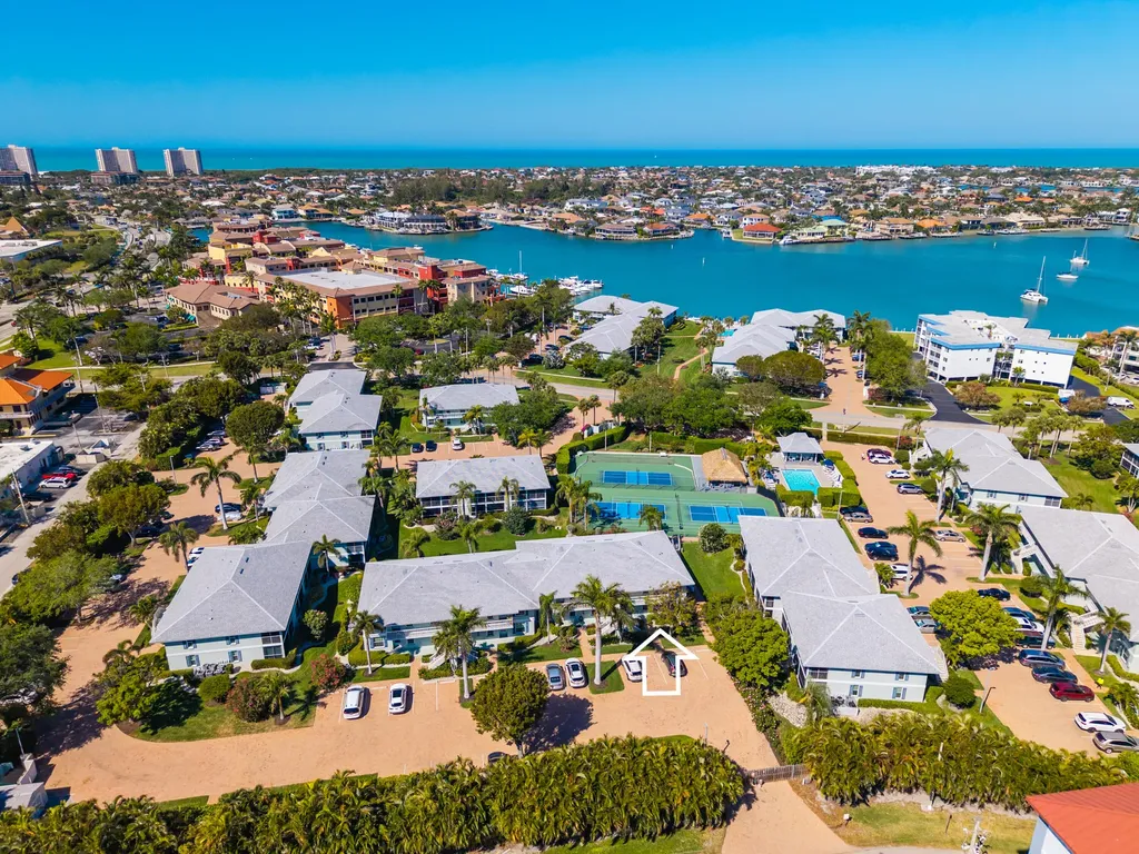 Smokehouse Bay Club A Condo