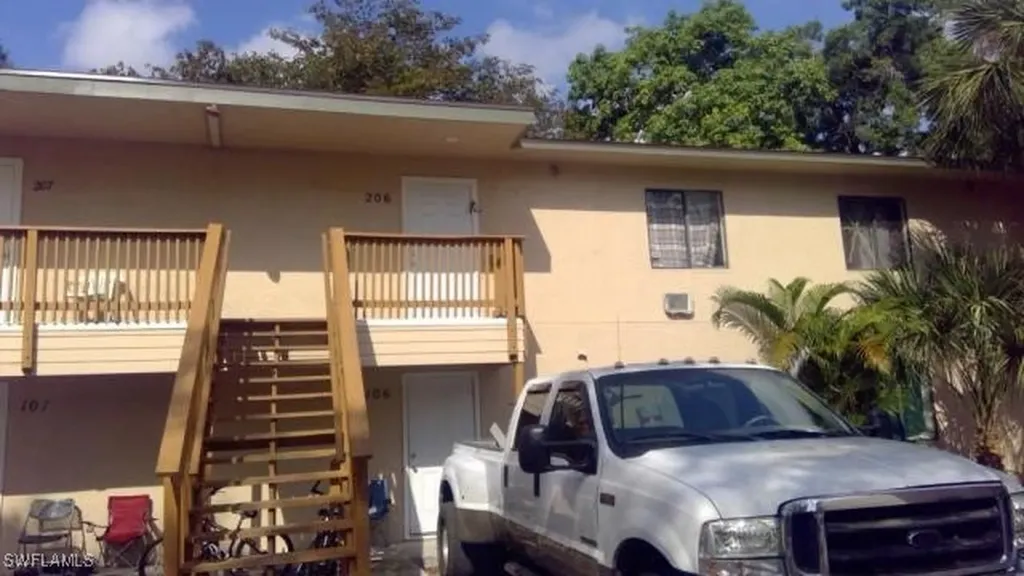 Banyan Tree Of Ft Myers Condo