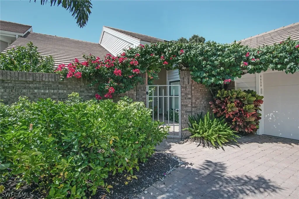 Villas at Pelican Bay