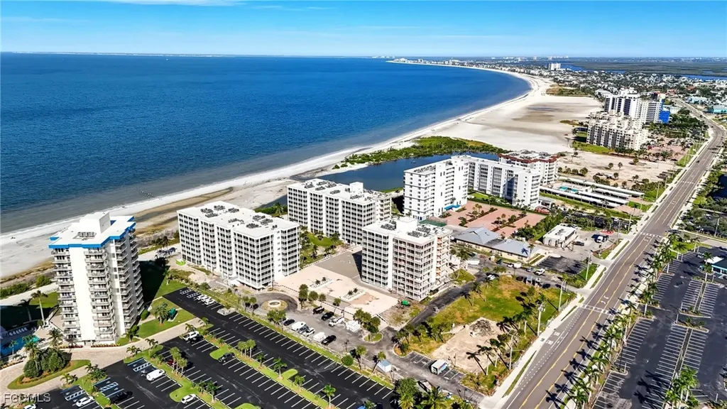 Creciente Condo North