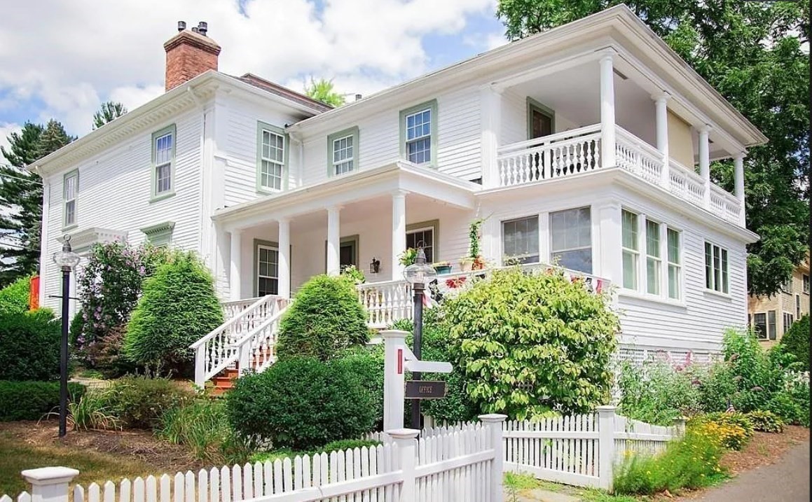 Homes Near Mount Holyoke