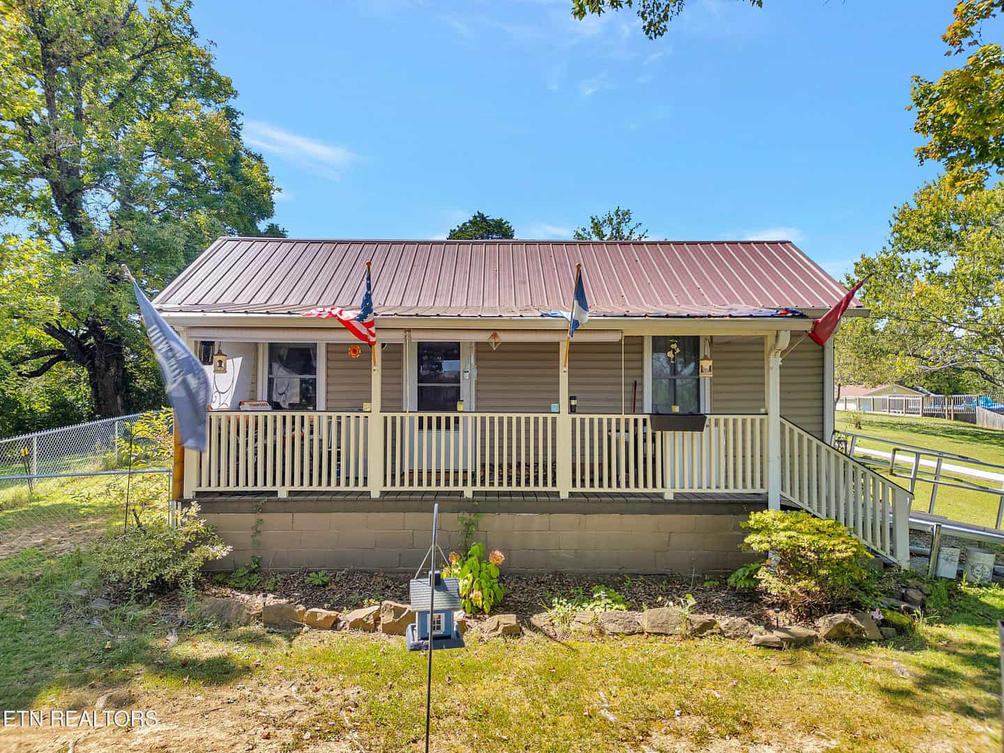 Listings for Eddie Clark