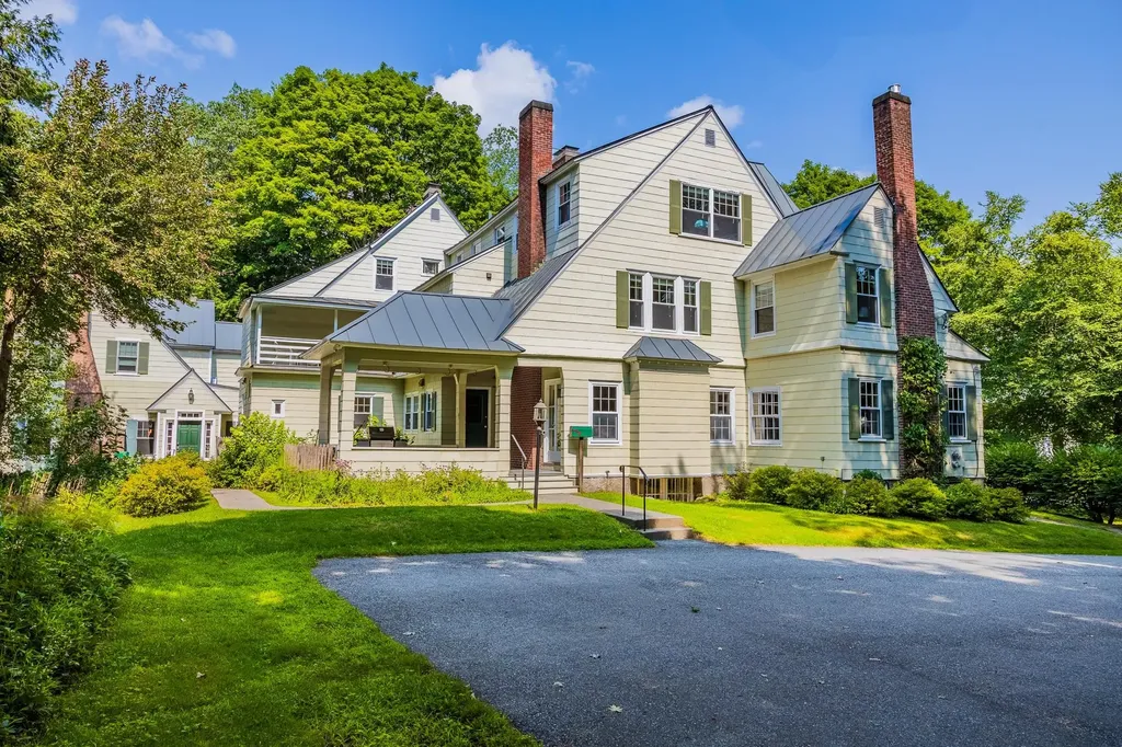 Homes with Finished Basement