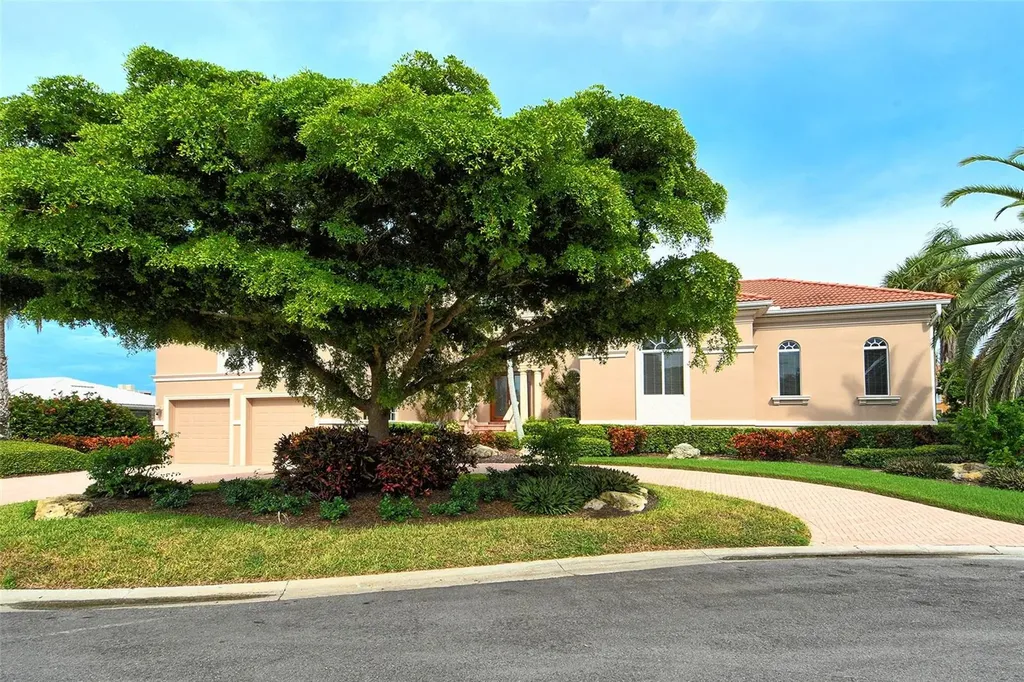 Country Club Shores vacation rentals