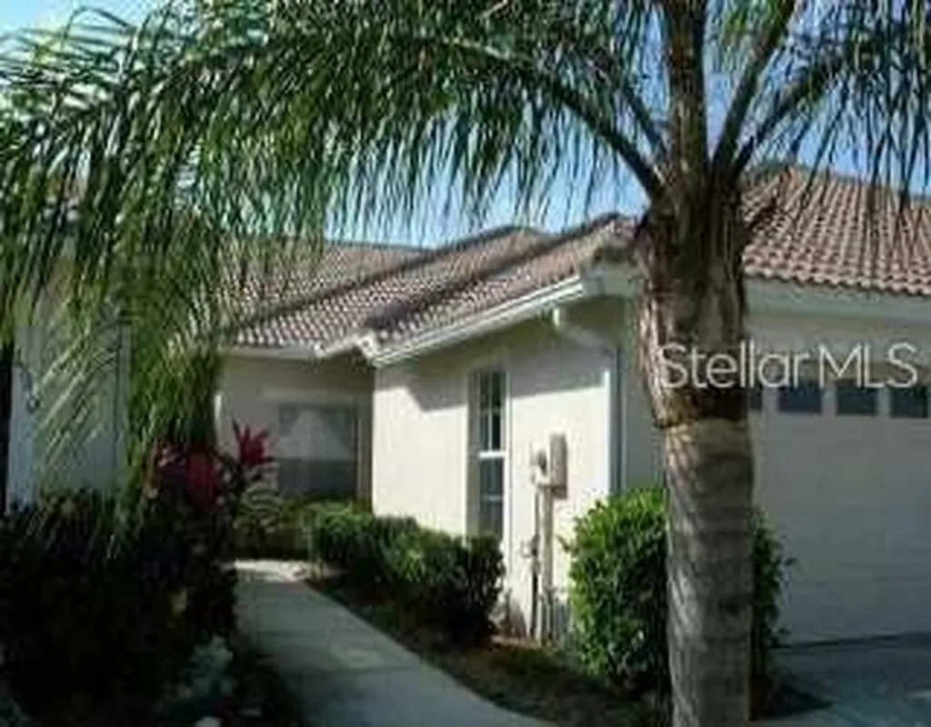 Pelican Pointe Golf And Country Club vacation rentals