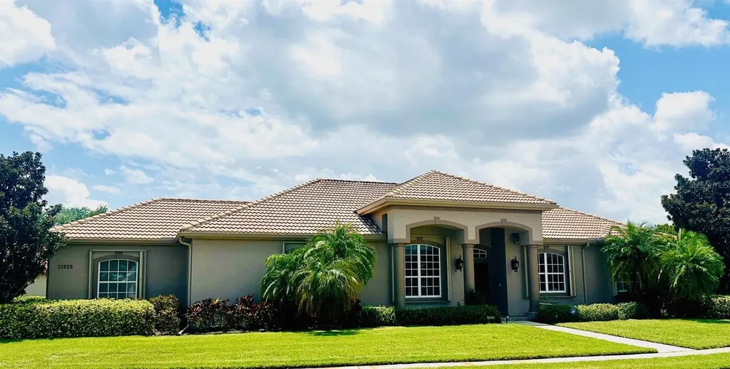 River Club vacation rentals