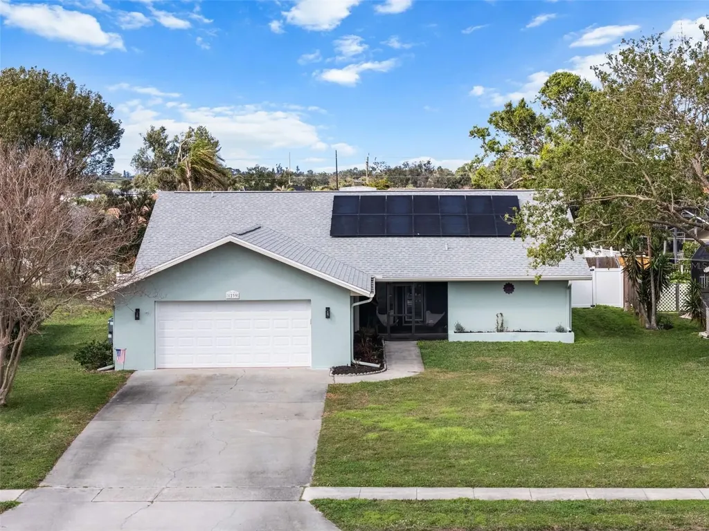 Listings for Laura Ferrara