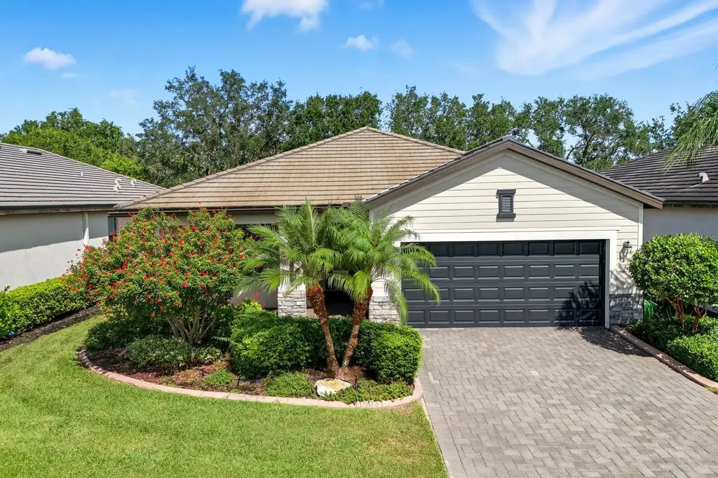 Listings for Stuart Lawrence